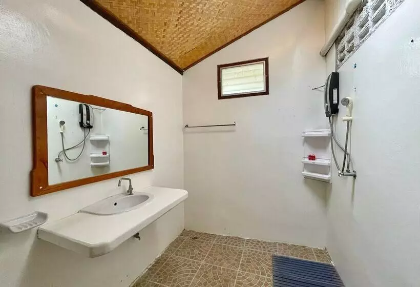 פנסיון P.d. Beach Resort