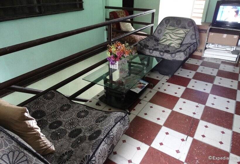 Пансион Quoyas Inn