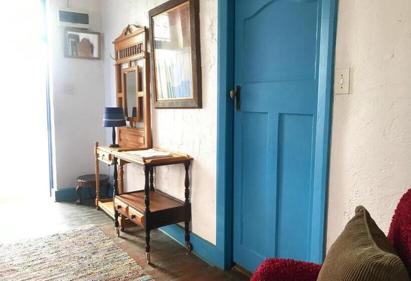 민박 Athenian Villa