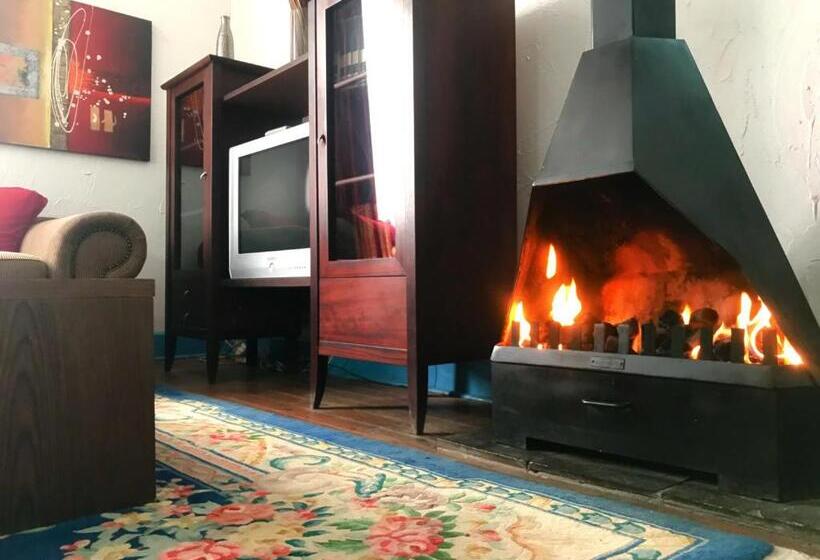 민박 Athenian Villa