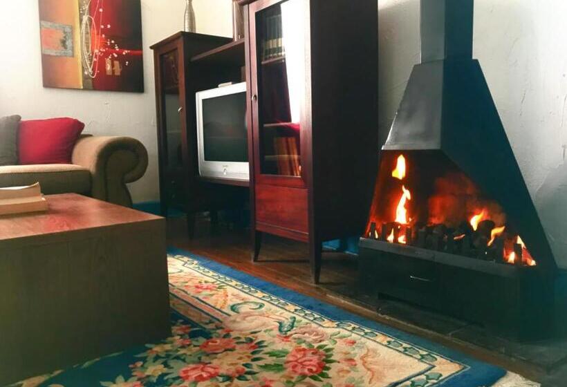 민박 Athenian Villa