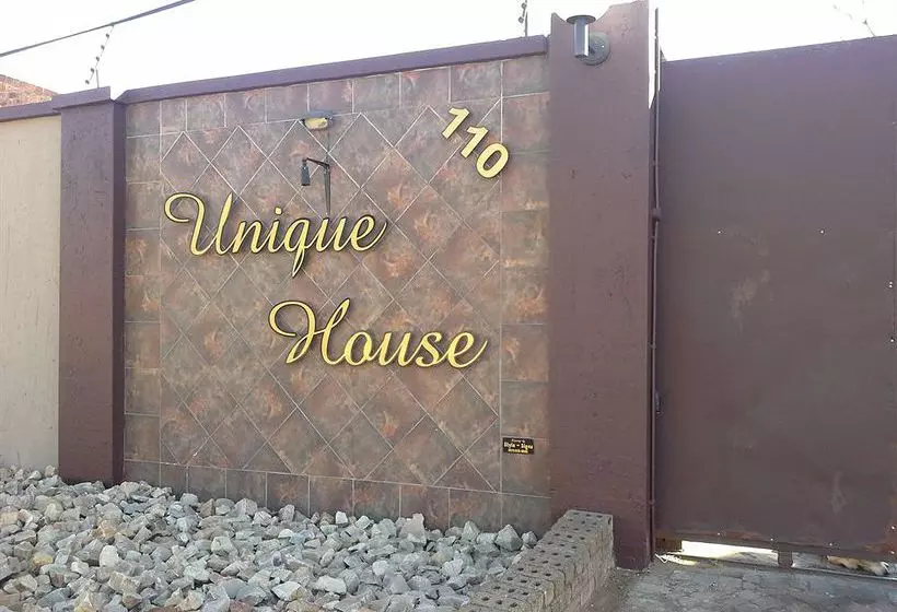 مبيت وإفطار Unique House