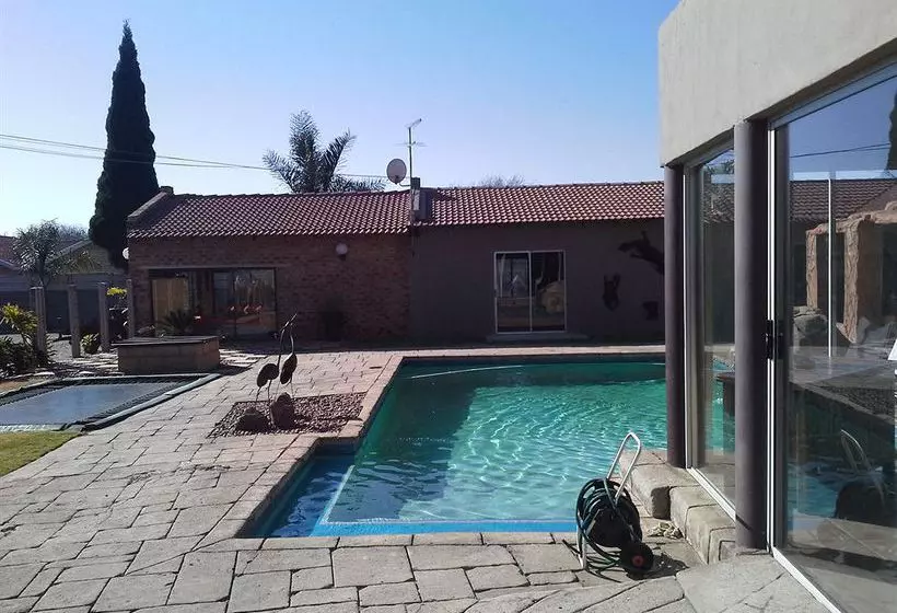 مبيت وإفطار Unique House