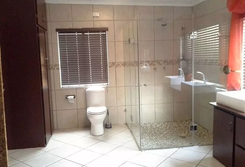 مبيت وإفطار Unique House