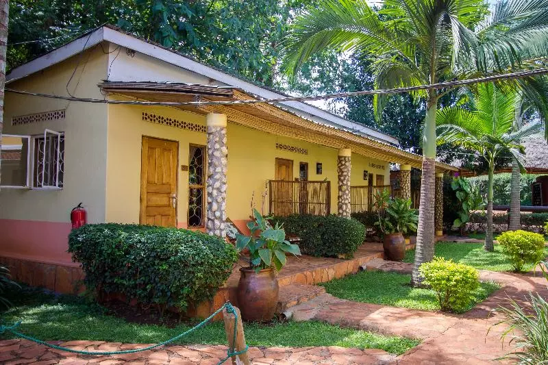 هتل 2 Friends Guest House