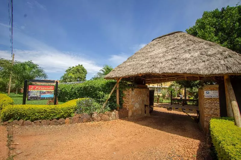 هتل 2 Friends Guest House