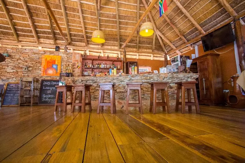 هتل 2 Friends Guest House