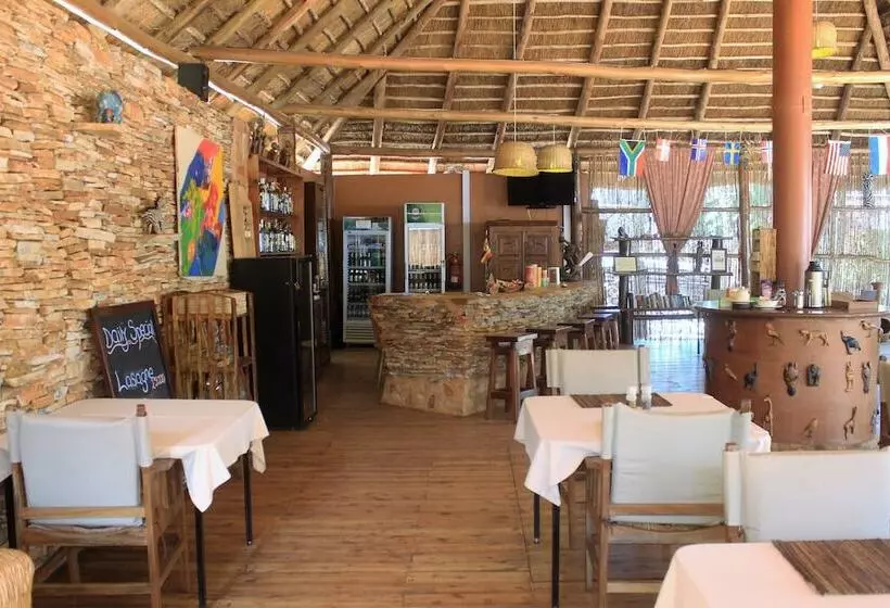 هتل 2 Friends Guest House