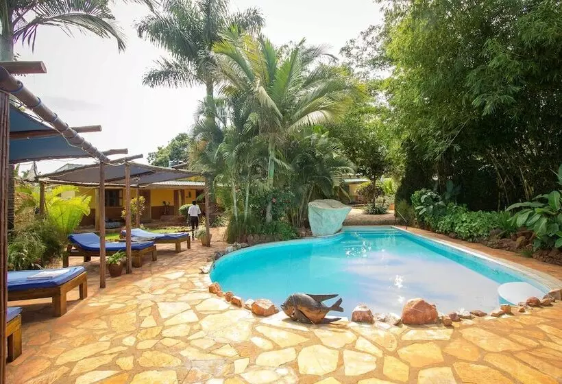 هتل 2 Friends Guest House