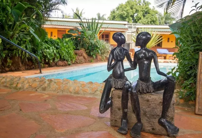 هتل 2 Friends Guest House