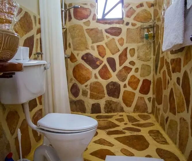 هتل 2 Friends Guest House