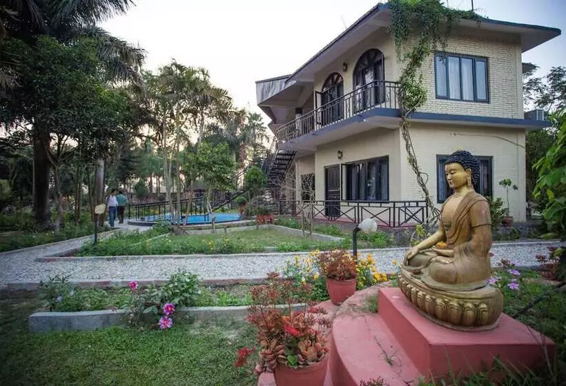 هتل Chitwan Adventure Resort