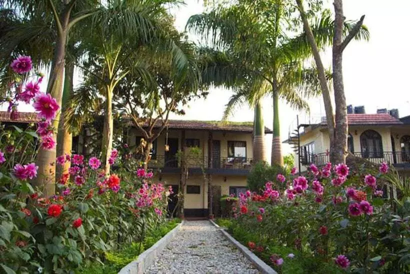 هتل Chitwan Adventure Resort