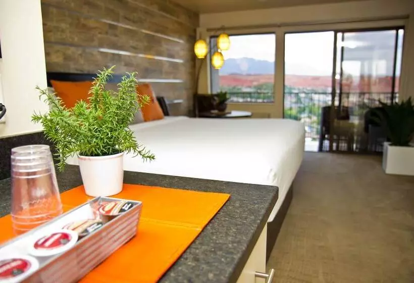 Отель Inn On The Cliff