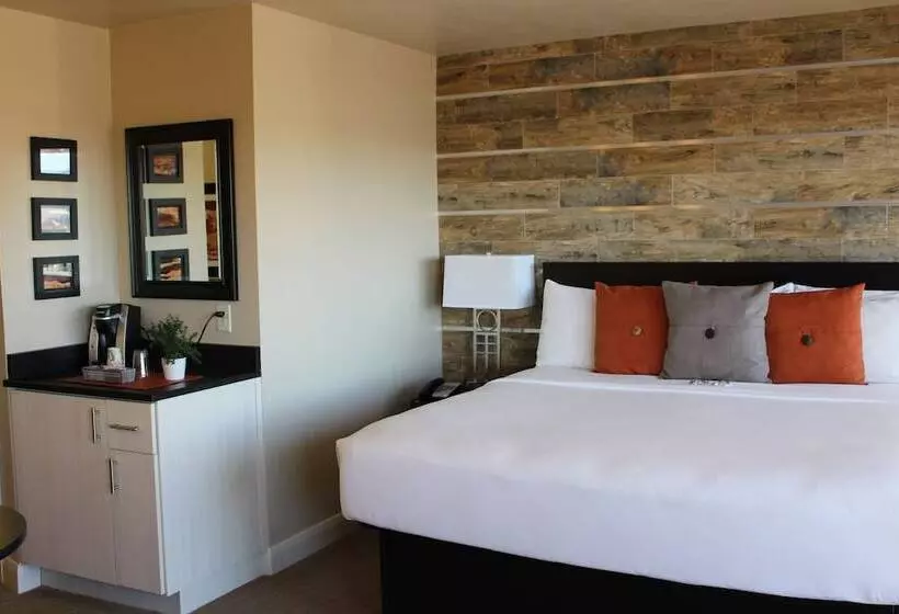 Отель Inn On The Cliff