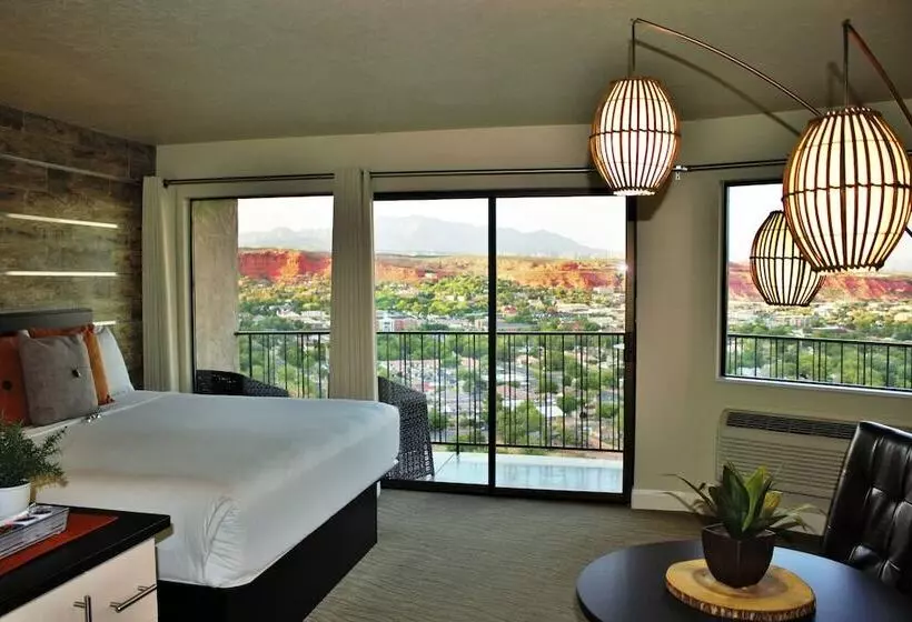 Отель Inn On The Cliff