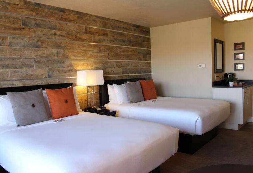 Otel Inn On The Cliff