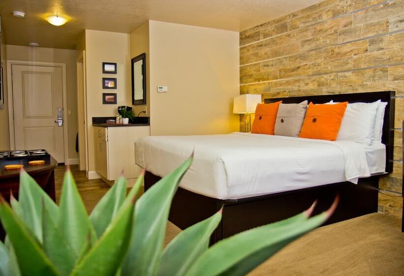 Otel Inn On The Cliff