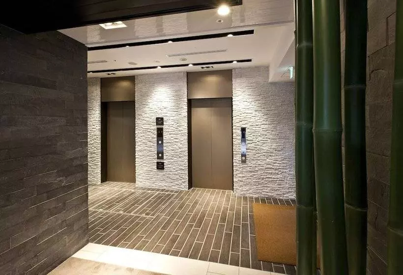 Отель Sotetsu Fresa Inn Shimbashi Hibiyaguchi