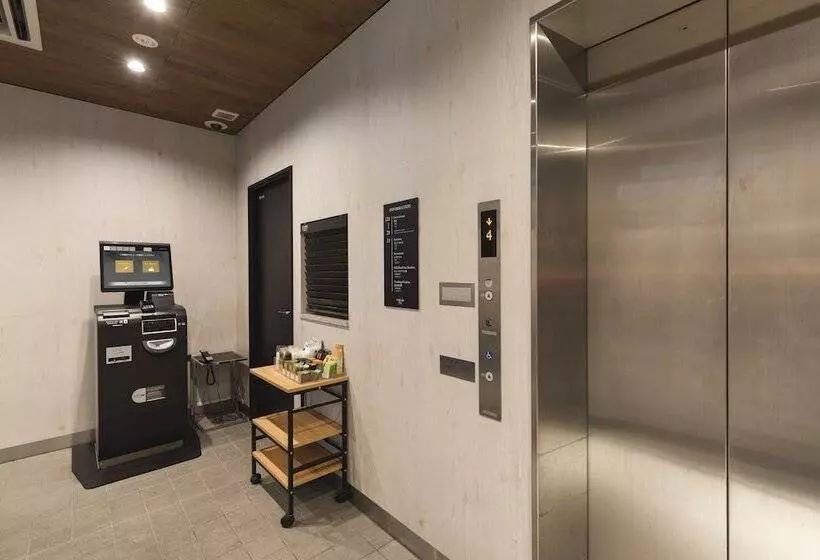 Отель Sotetsu Fresa Inn Shimbashi Hibiyaguchi