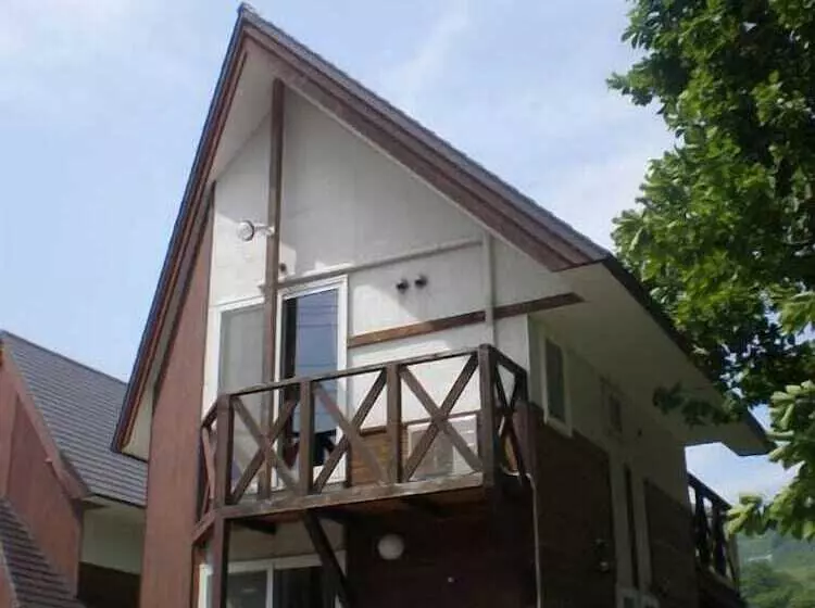 בית מלון כפרי Winkel Village