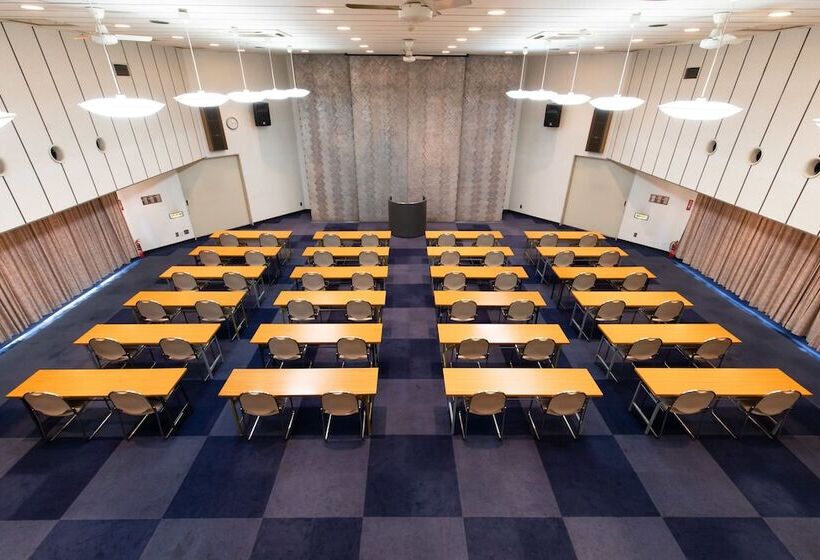 فندق Ymca Asia Youth Center