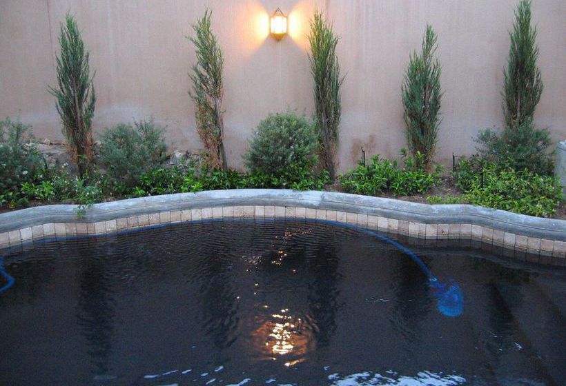 פנסיון Auberge Provence