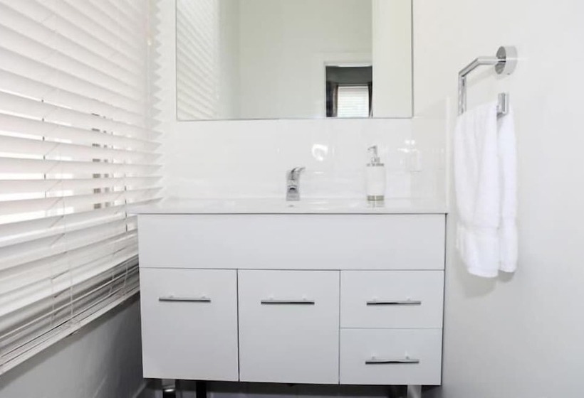 Albany Central Apartments