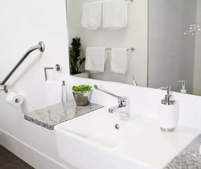 Albany Central Apartments