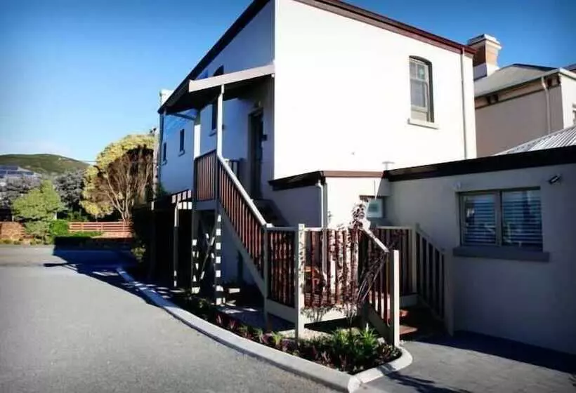 Albany Central Apartments