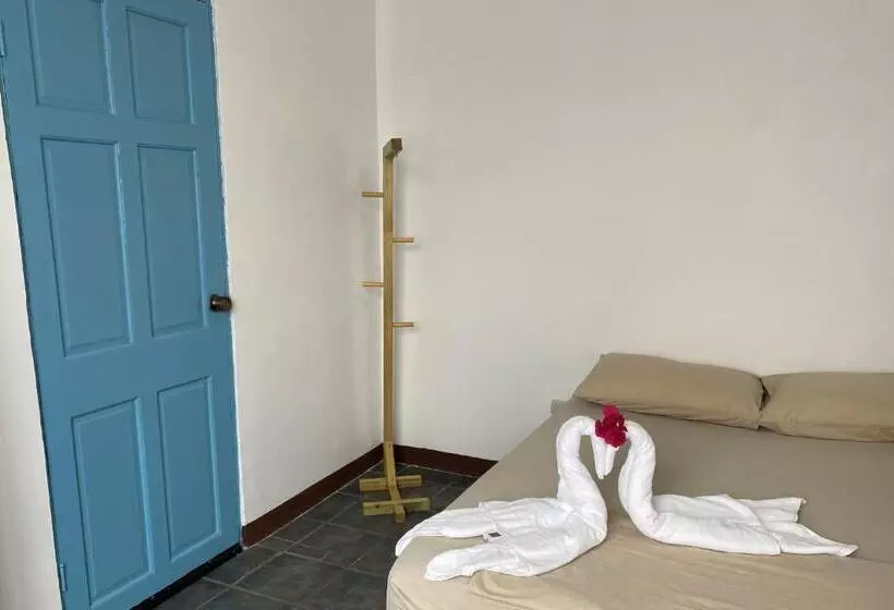 旅馆 La Hacienda Rooms & Food