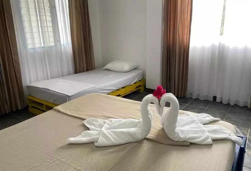 旅馆 La Hacienda Rooms & Food