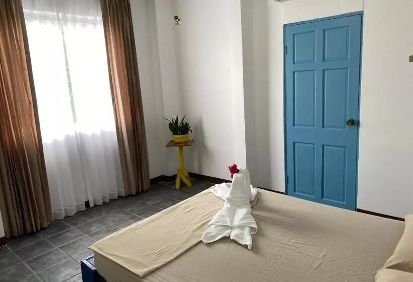 旅馆 La Hacienda Rooms & Food