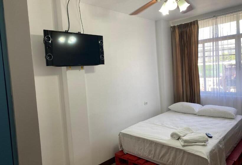 هاستل La Hacienda Rooms & Food