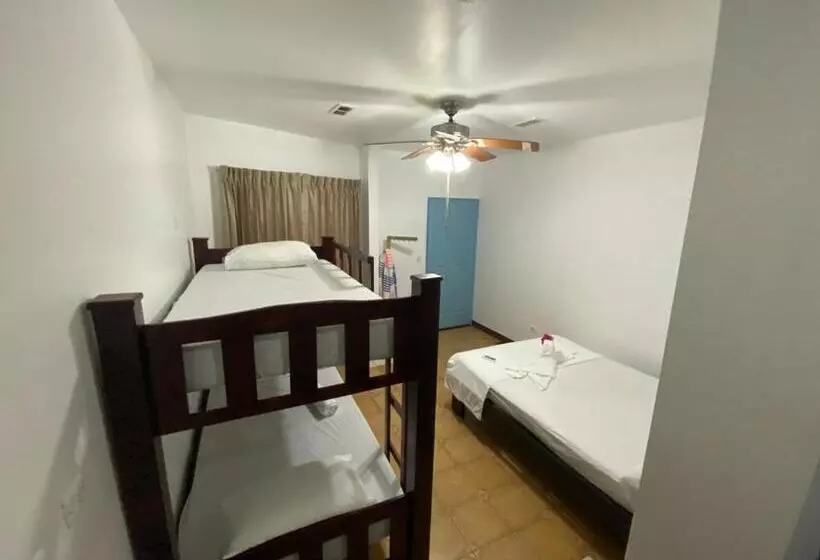 旅馆 La Hacienda Rooms & Food