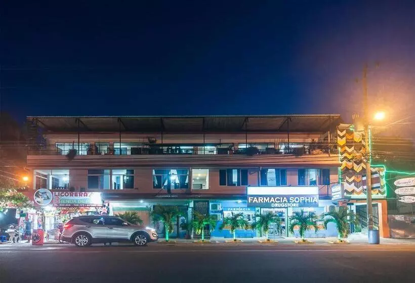 旅馆 La Hacienda Rooms & Food