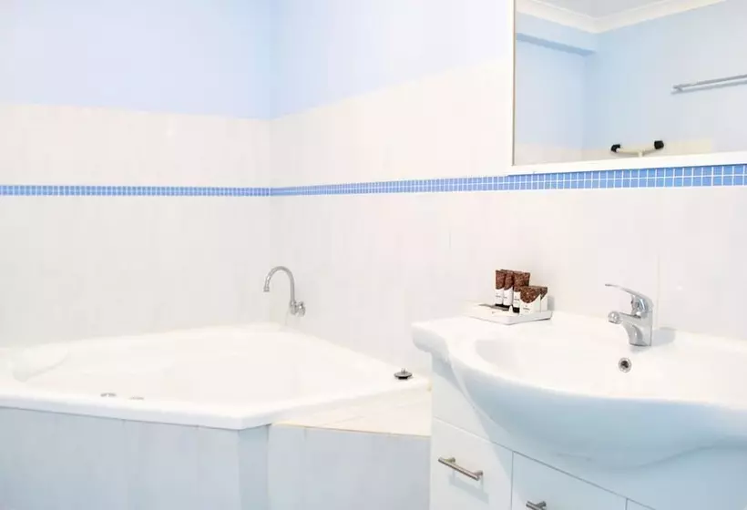 Driftwood Apartments