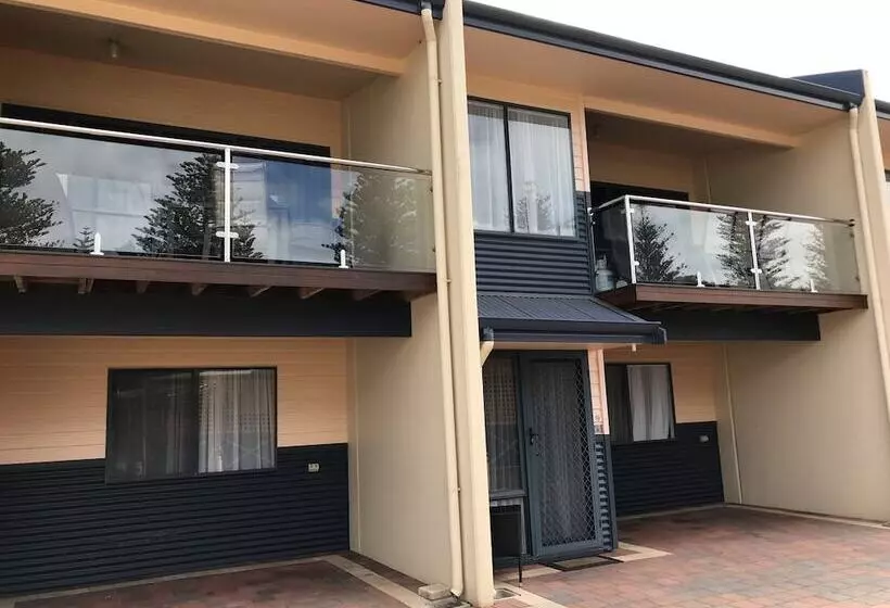 Driftwood Apartments