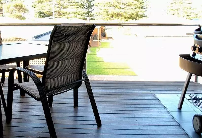 Driftwood Apartments