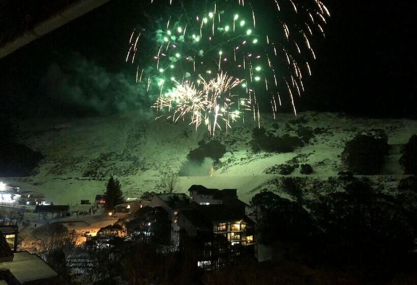 فندق Falls Creek