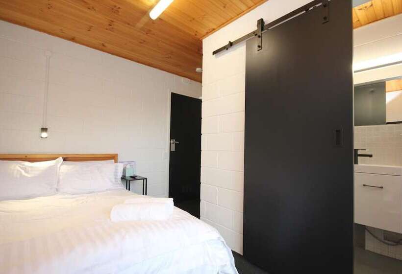 فندق Falls Creek