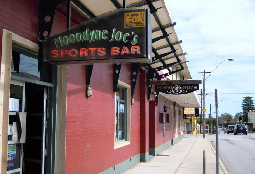 هتل Moondyne Joe's