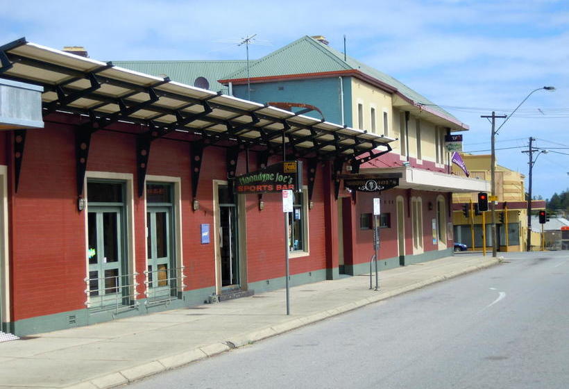 בית מלון כפרי Moondyne Joe's