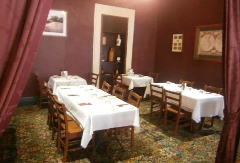 هتل Moondyne Joe's