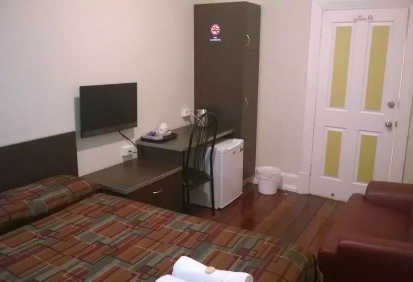 هتل Moondyne Joe's