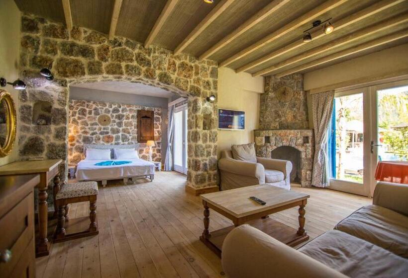 בית מלון כפרי Orino Suites