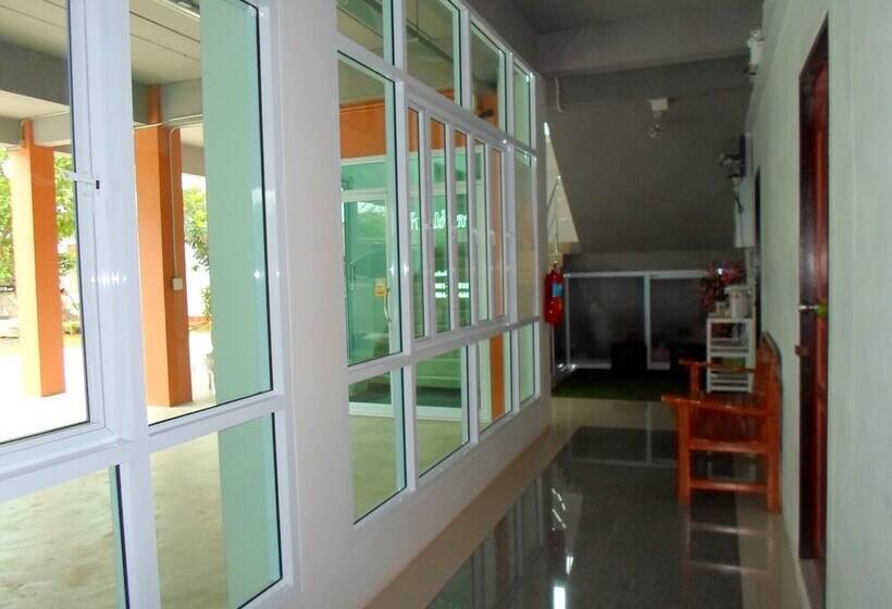 בית מלון כפרי Papangkorn House