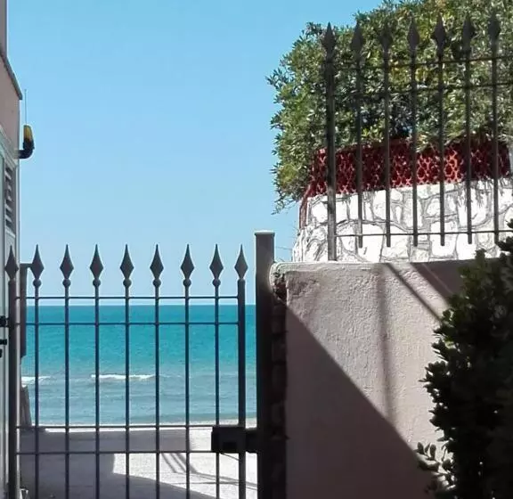 هتل Appartamenti Onda Etrusca