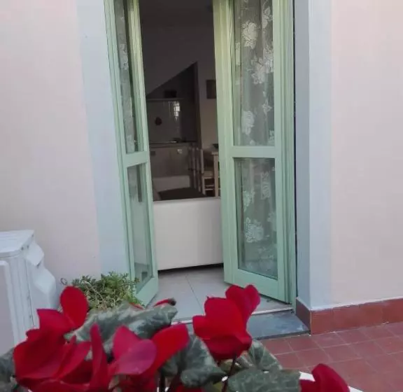 هتل Appartamenti Onda Etrusca