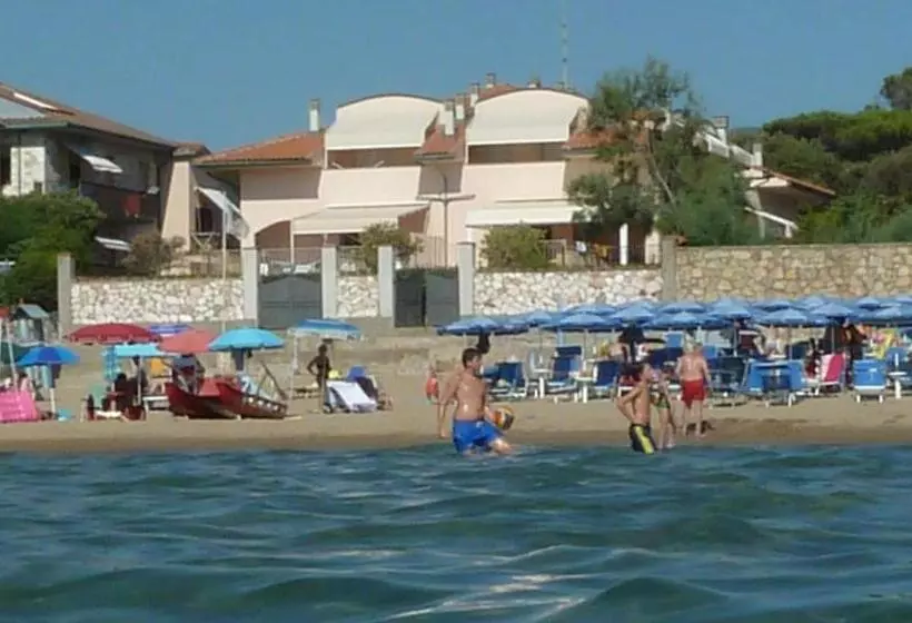 هتل Appartamenti Onda Etrusca